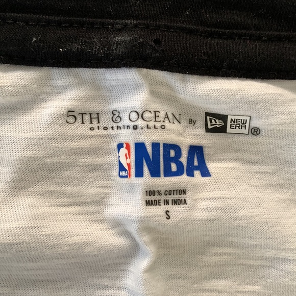 Raptors women NBA top size small - Picture 3 of 4